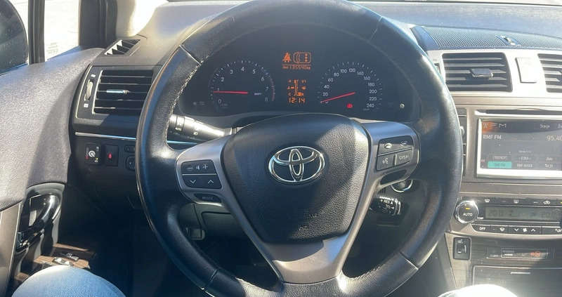 Toyota Avensis cena 48900 przebieg: 130000, rok produkcji 2013 z Radzyń Chełmiński małe 667